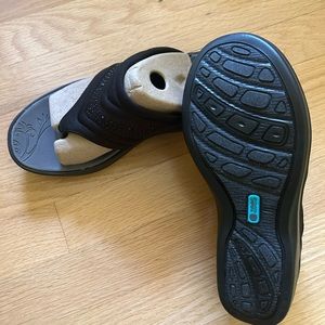 BZees Dazzle Me Wedge